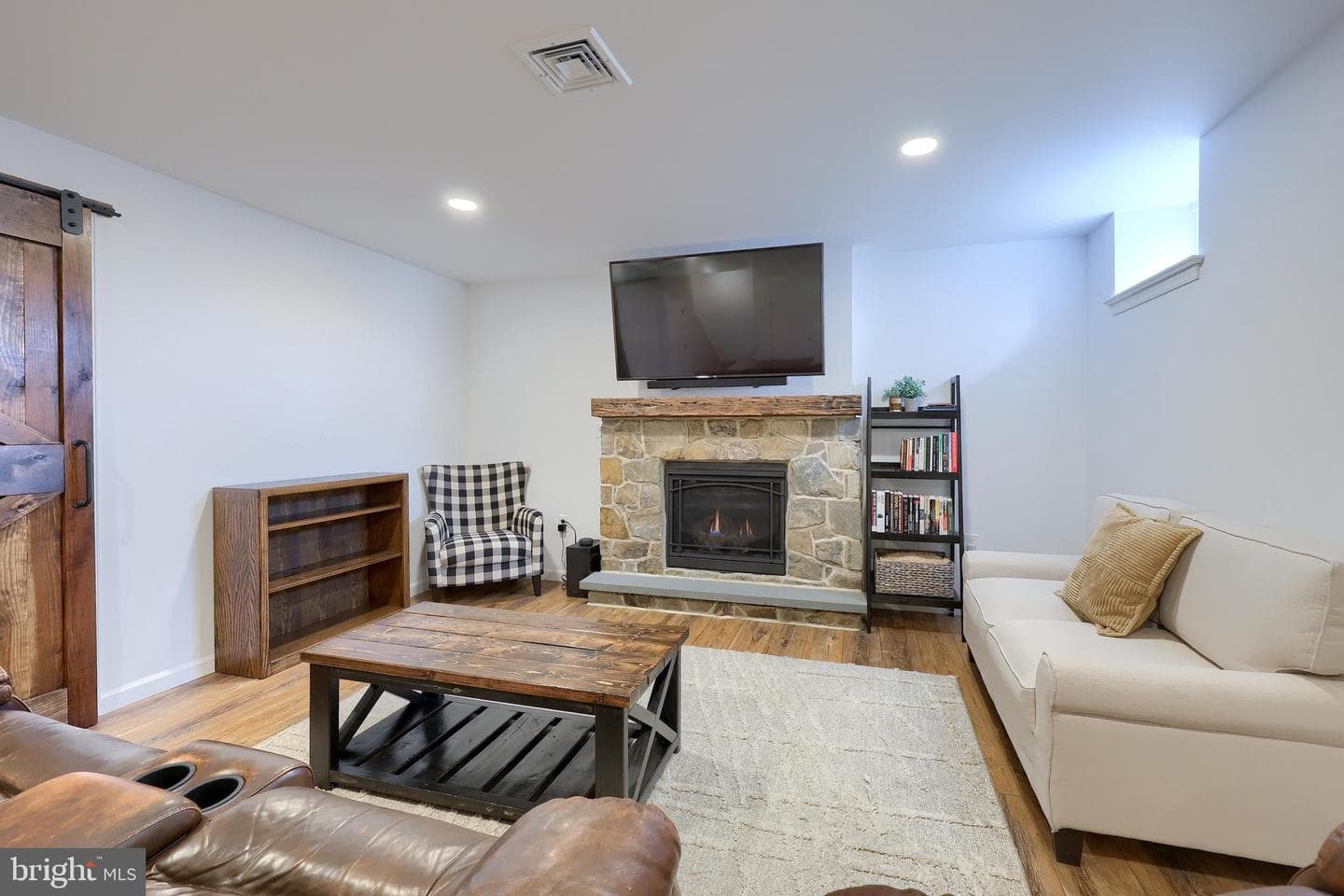 102 Bloomfield Drive photo 19