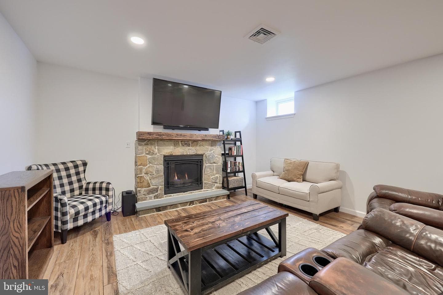 102 Bloomfield Drive photo 20