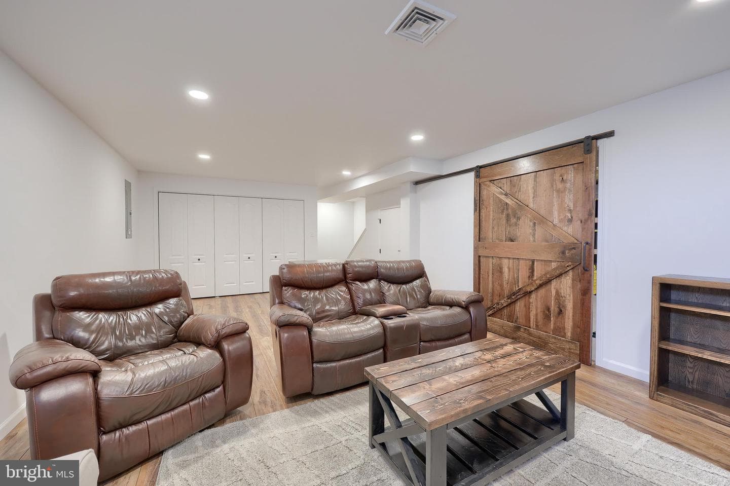 102 Bloomfield Drive photo 22