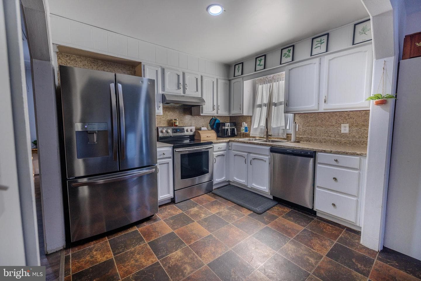 208 N Church Street photo 12