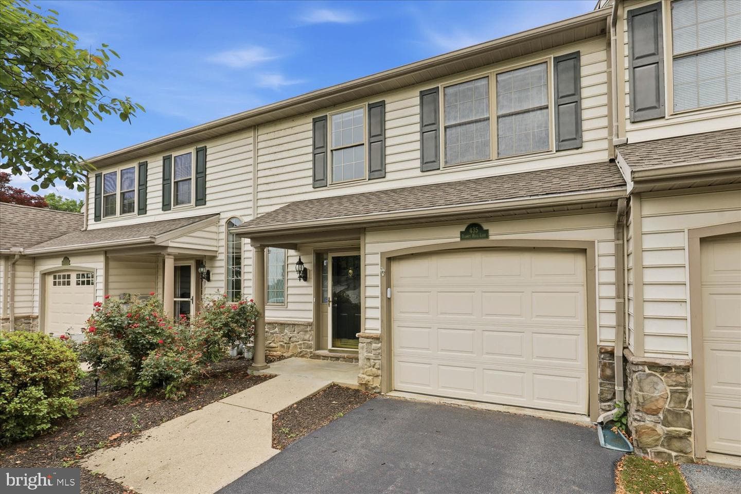 435 Rabbit Hill Lane, Lancaster