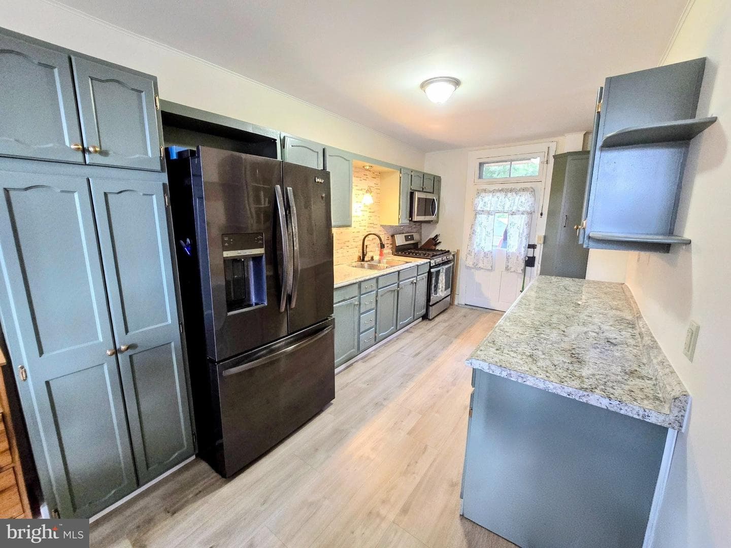 44 E Hummelstown Street photo 8