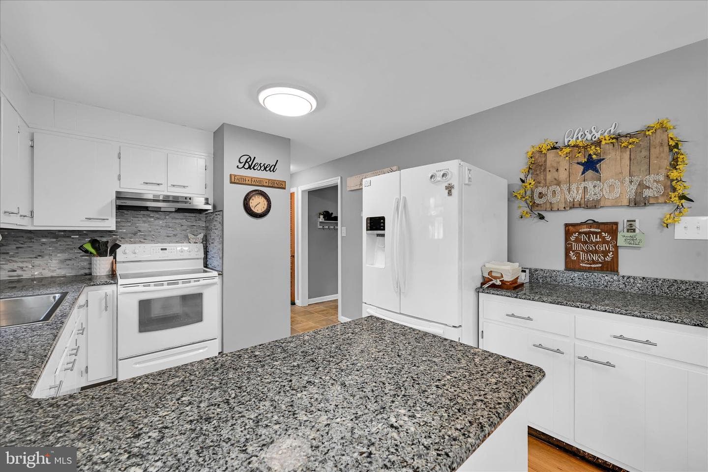 878 Church Street photo 15