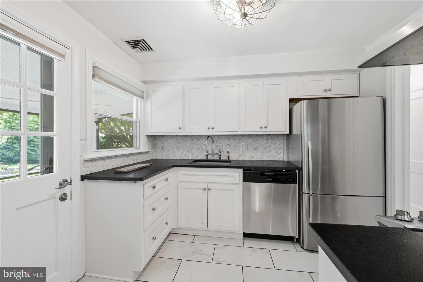 242 Elizabeth Drive photo 11