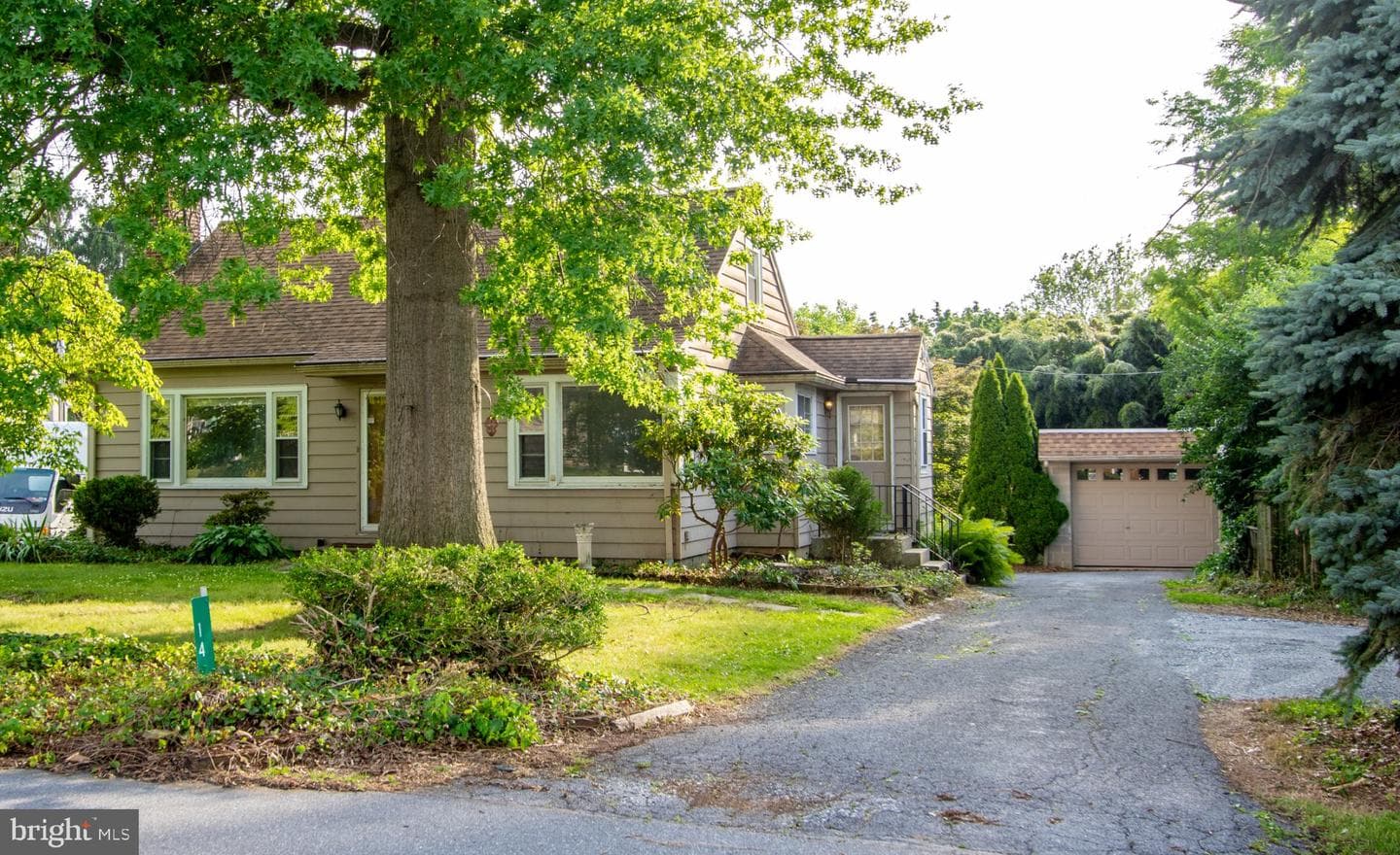 14 Crest Avenue photo 2
