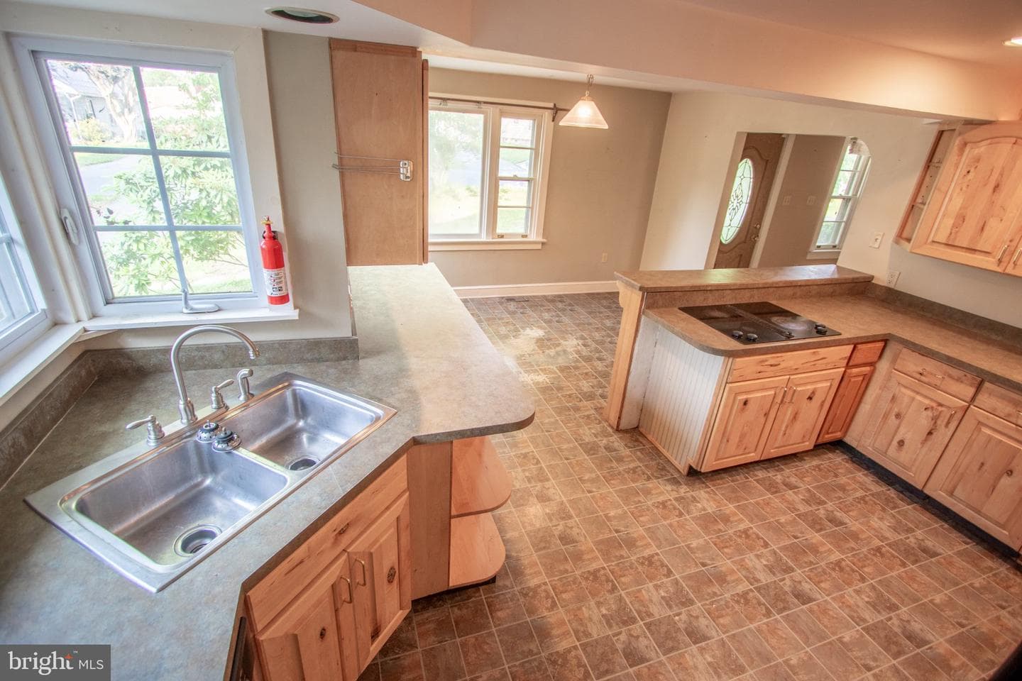 14 Crest Avenue photo 9