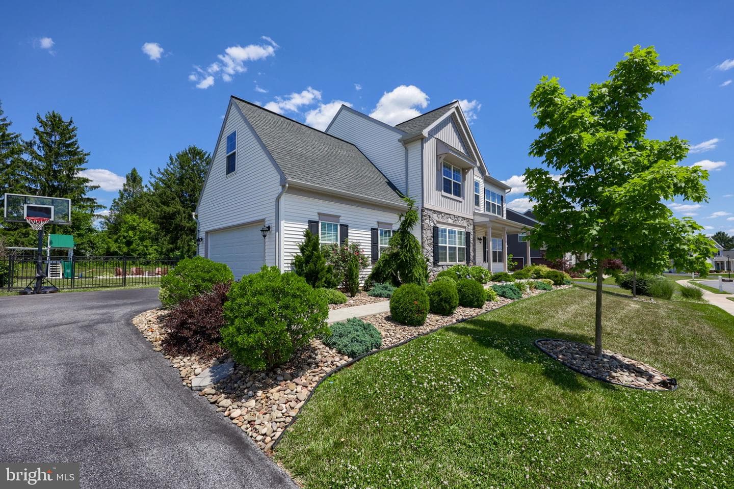 141 E Valley Road photo 4