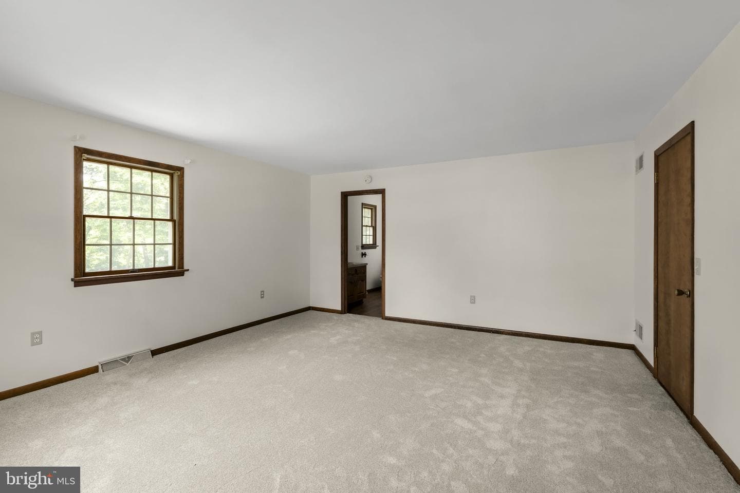 31 Dennis Drive photo 11