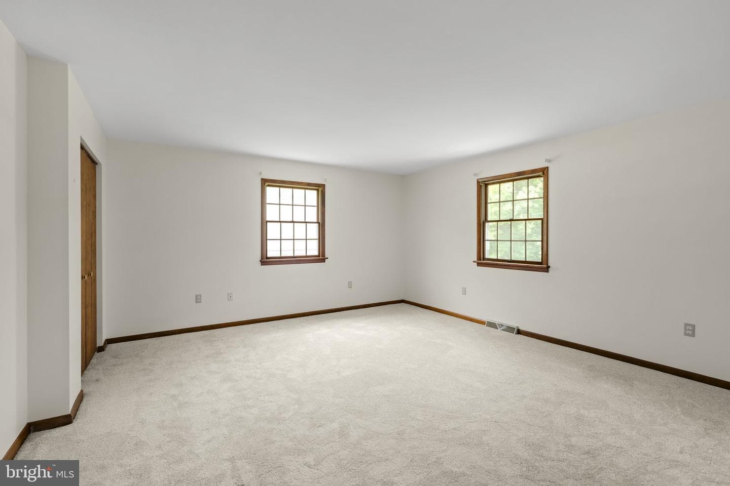 31 Dennis Drive photo 9