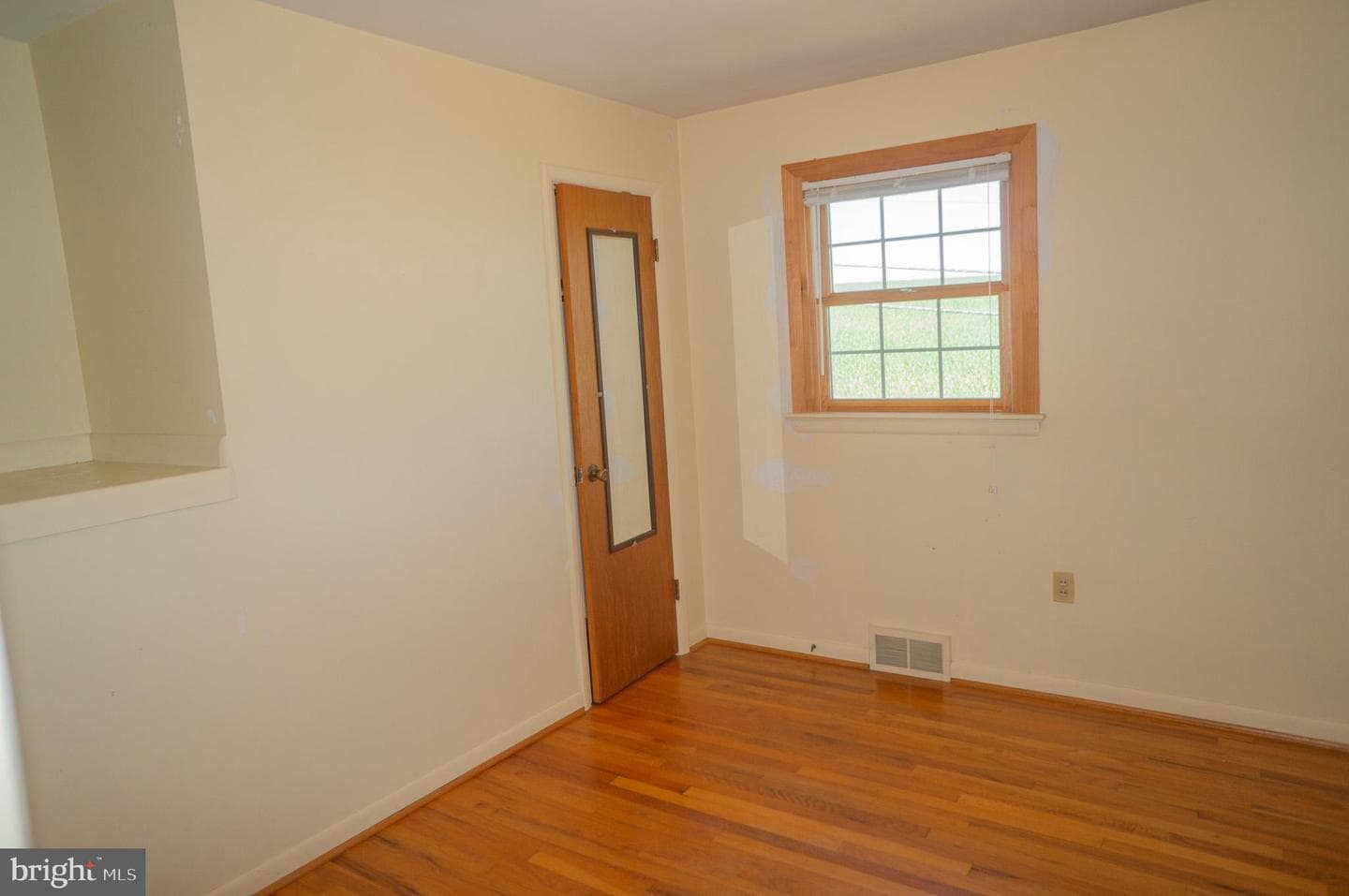 379 Hilldale Road photo 27