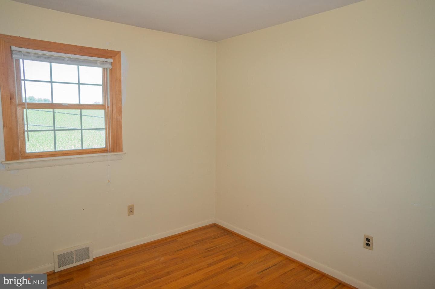 379 Hilldale Road photo 31