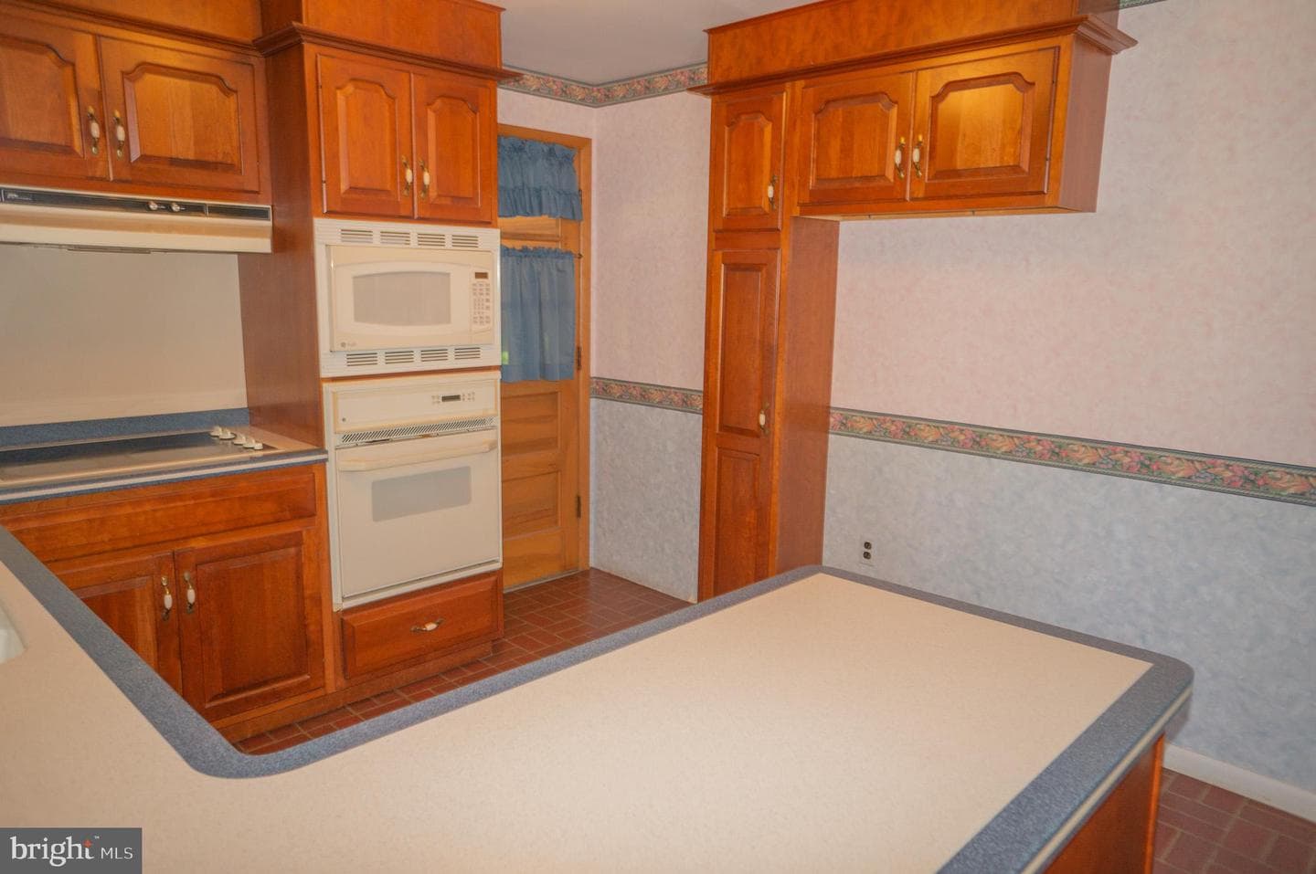 379 Hilldale Road photo 36