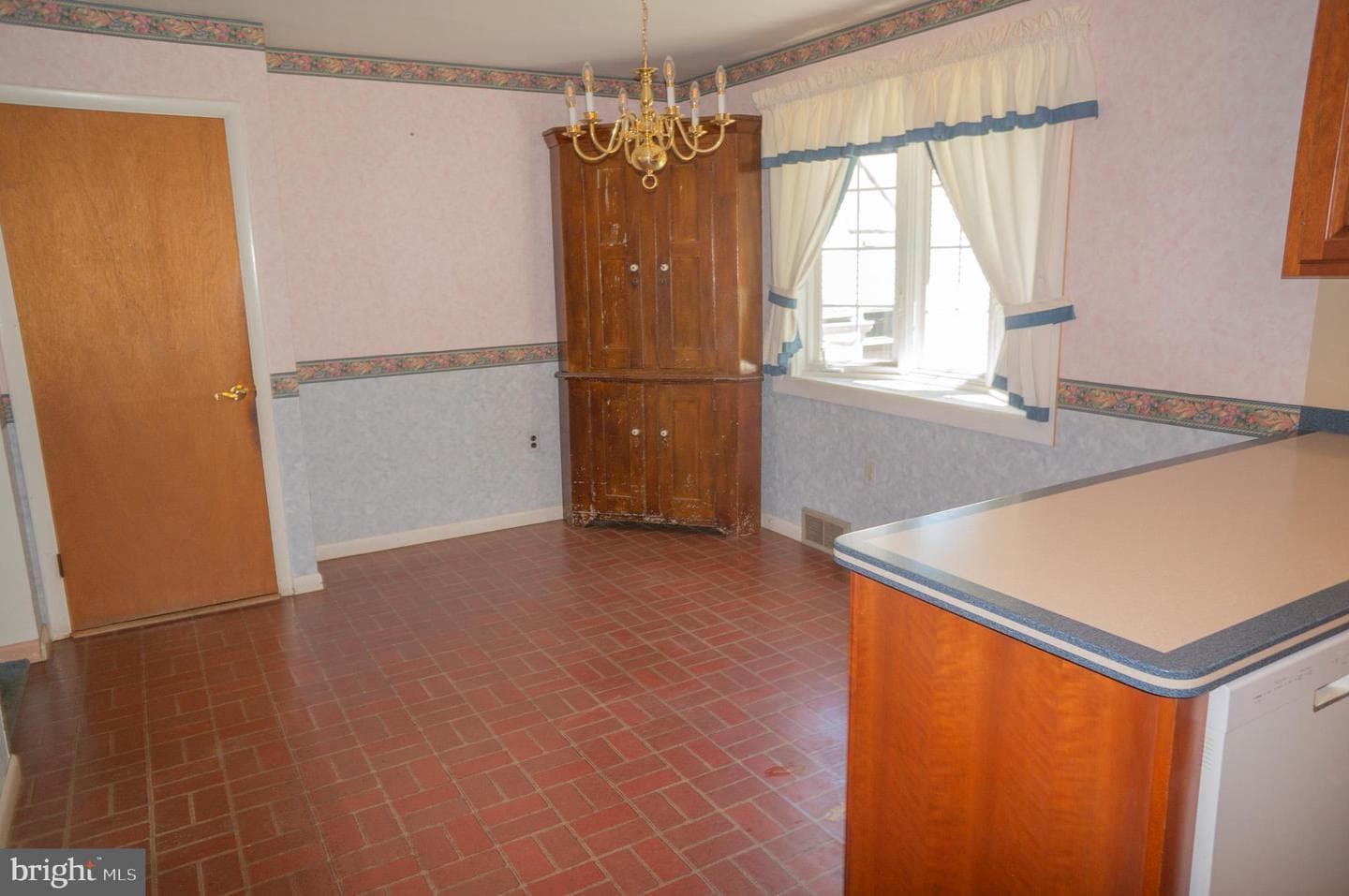 379 Hilldale Road photo 41