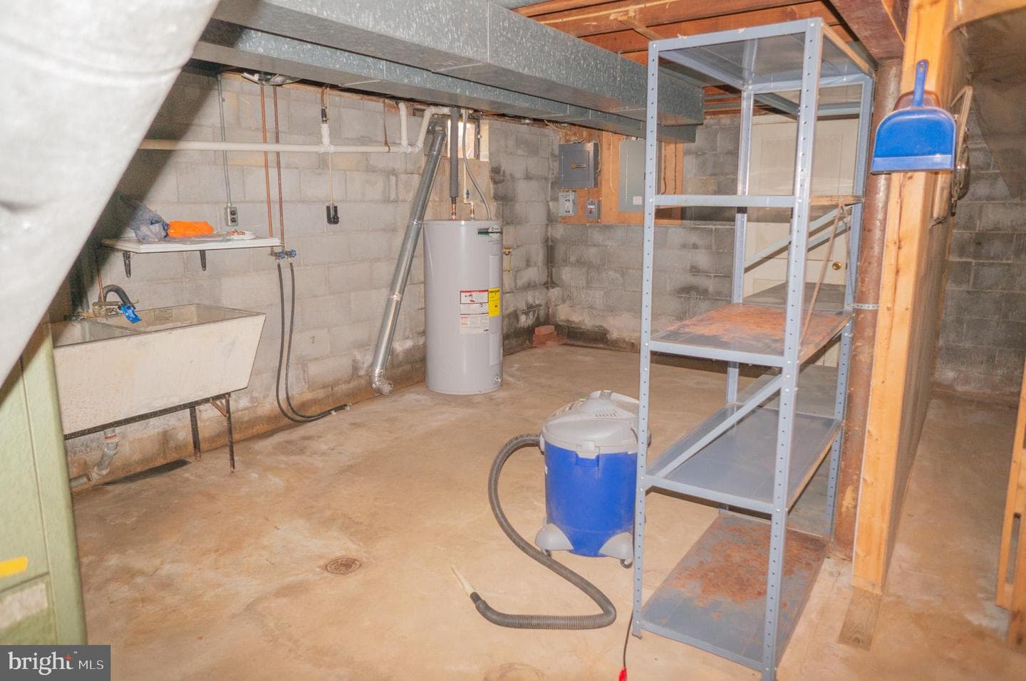379 Hilldale Road photo 58