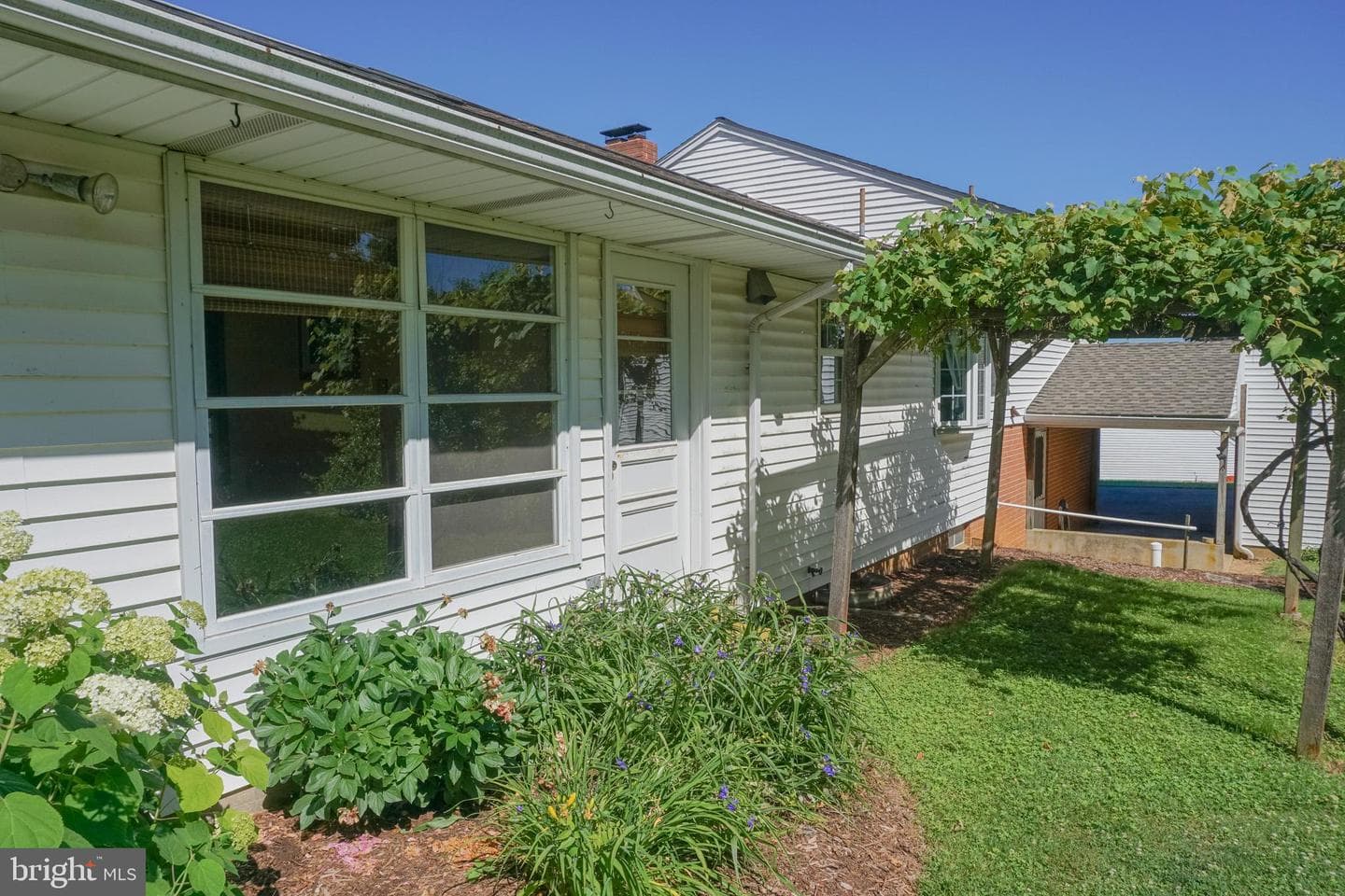 379 Hilldale Road photo 72