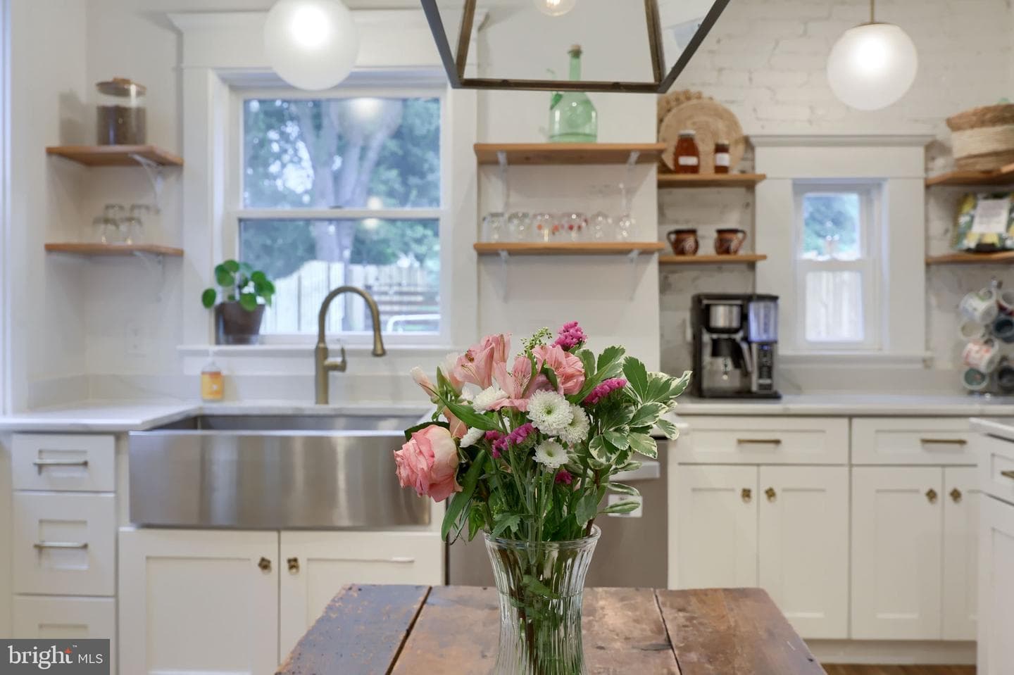 714 Manor Street photo 19