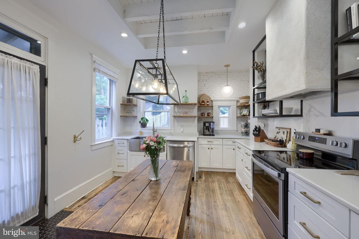 714 Manor Street photo 24