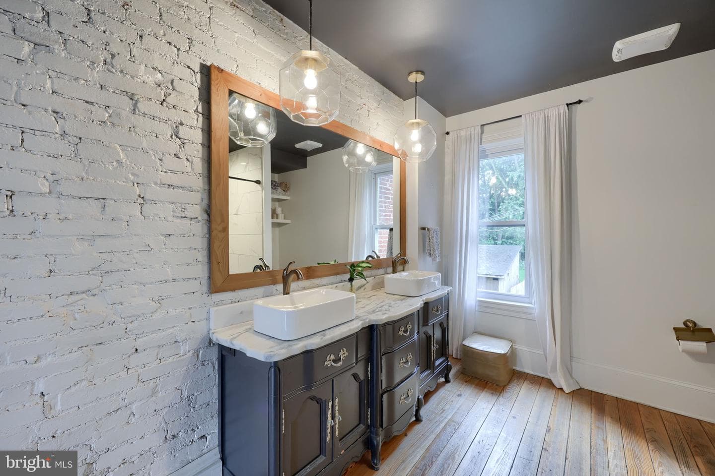 714 Manor Street photo 36