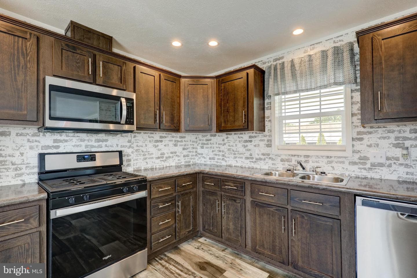 75 Lobin Road photo 10