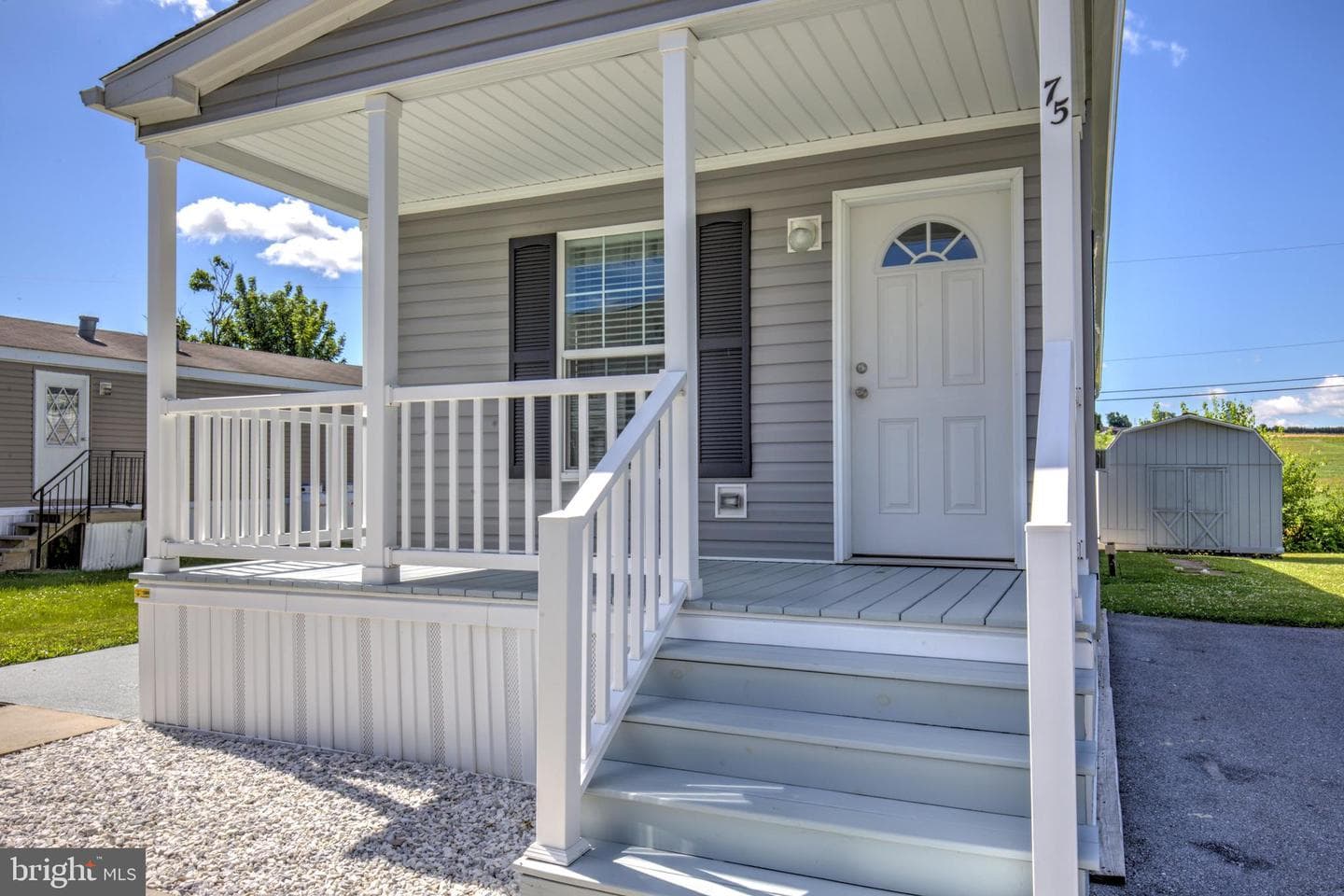 75 Lobin Road photo 4