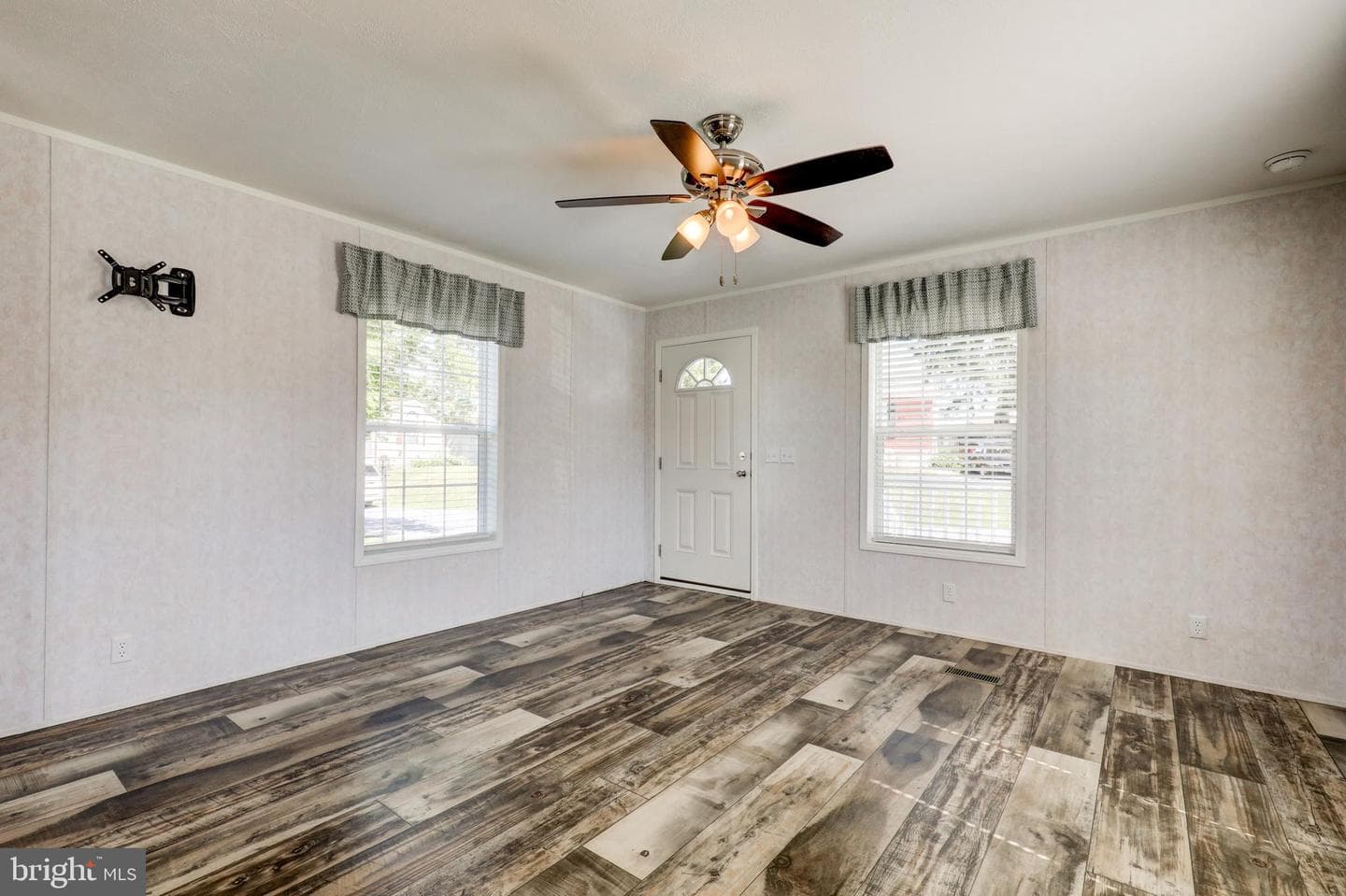75 Lobin Road photo 5