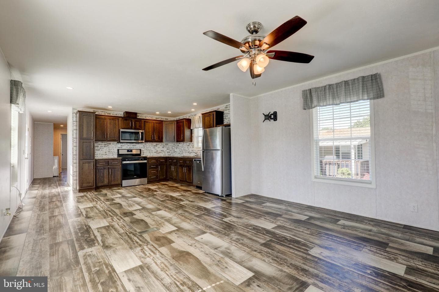 75 Lobin Road photo 8