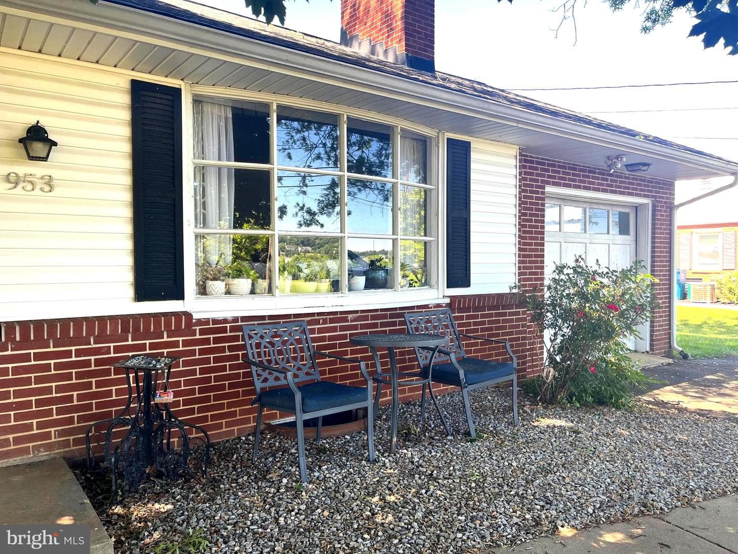 953 Ivy Drive, Lancaster