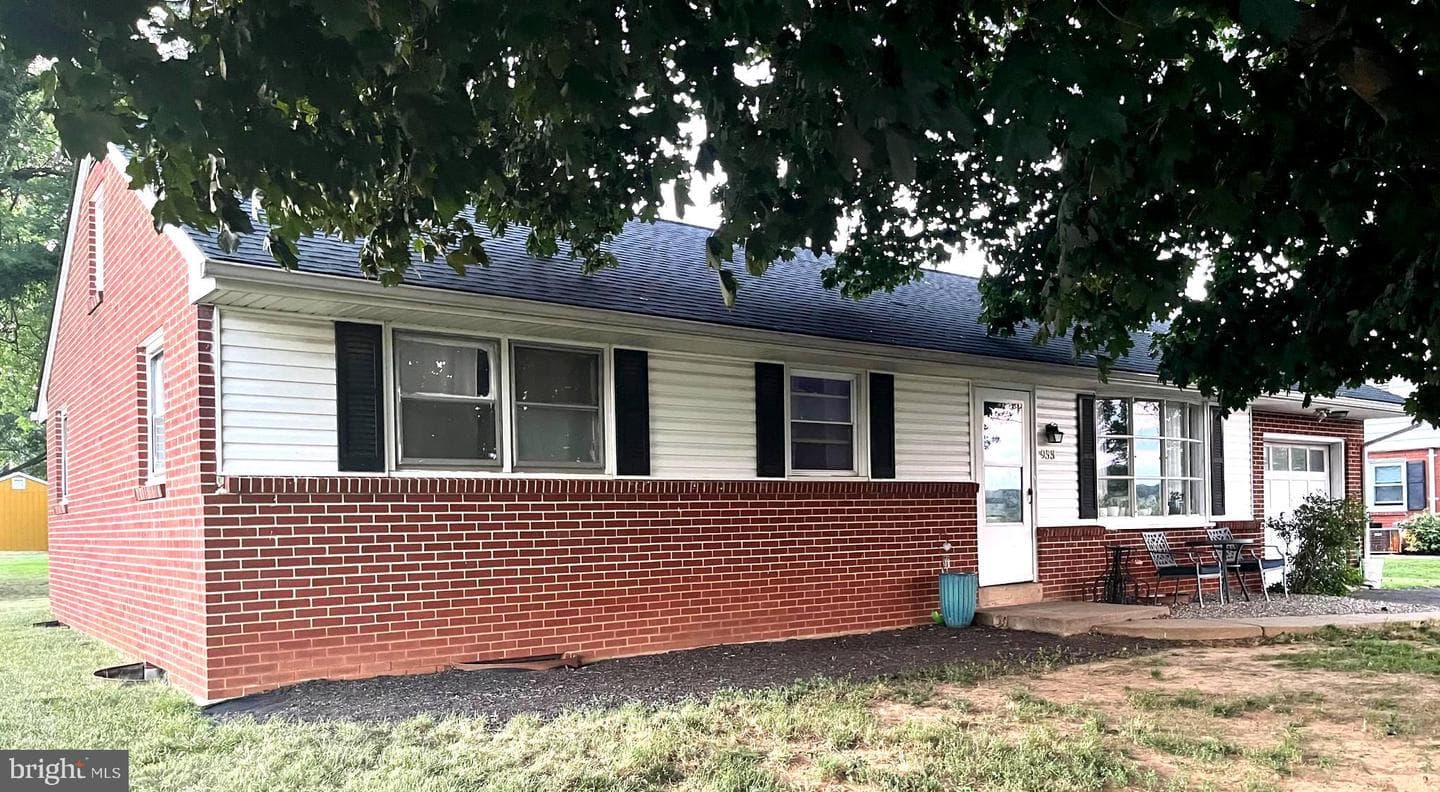 953 Ivy Drive photo 3
