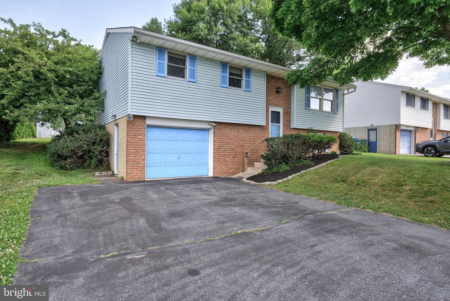 3169 Thistle Drive photo 2