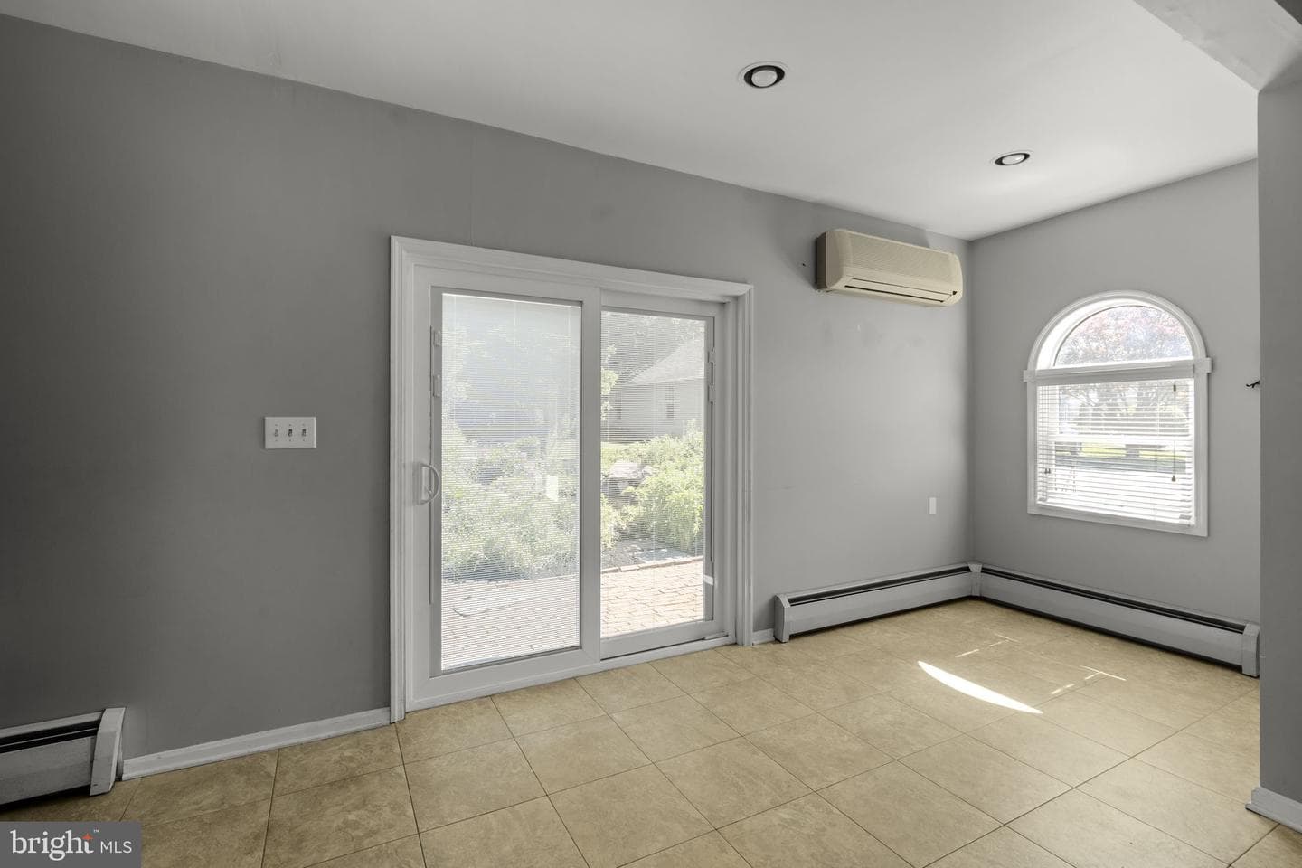 564 W Maple Grove Road photo 15