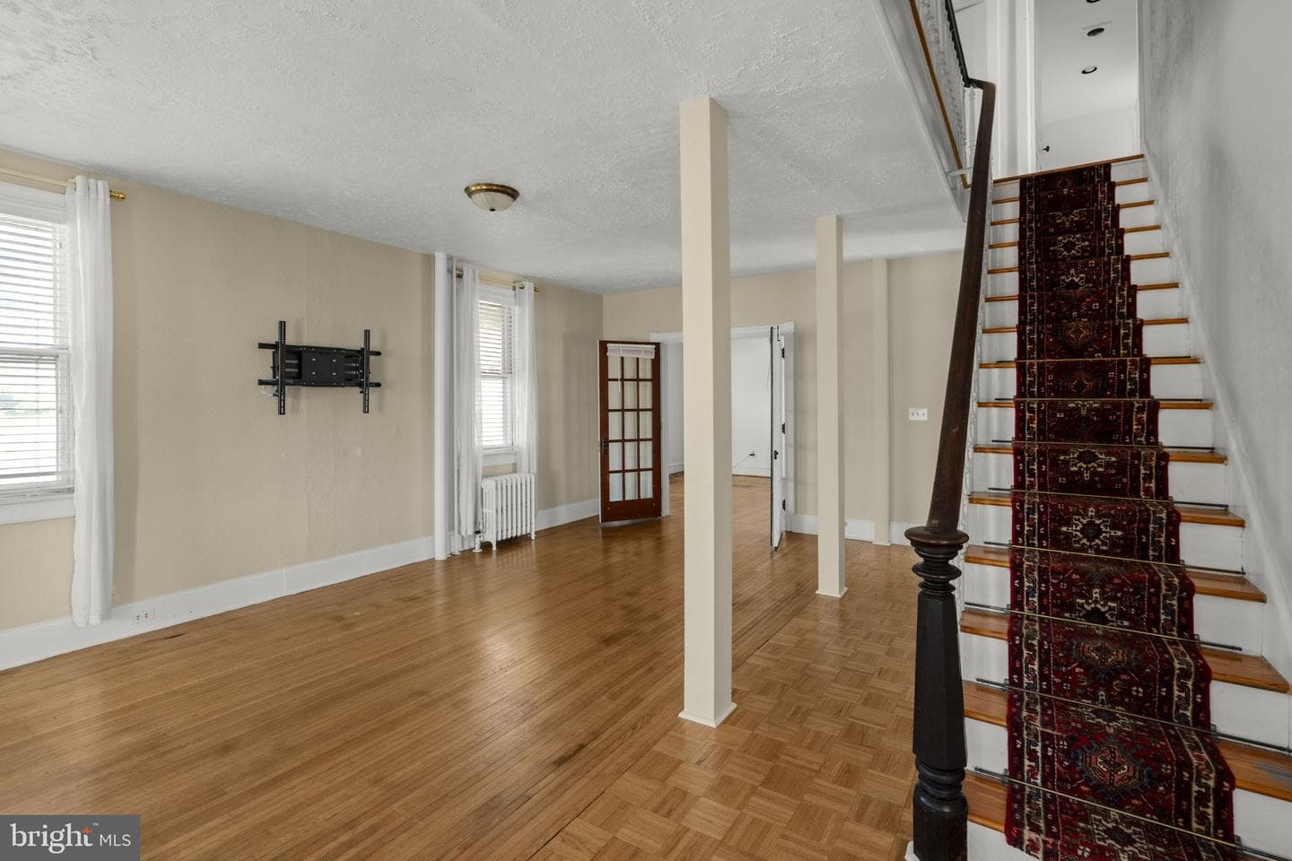 564 W Maple Grove Road photo 3