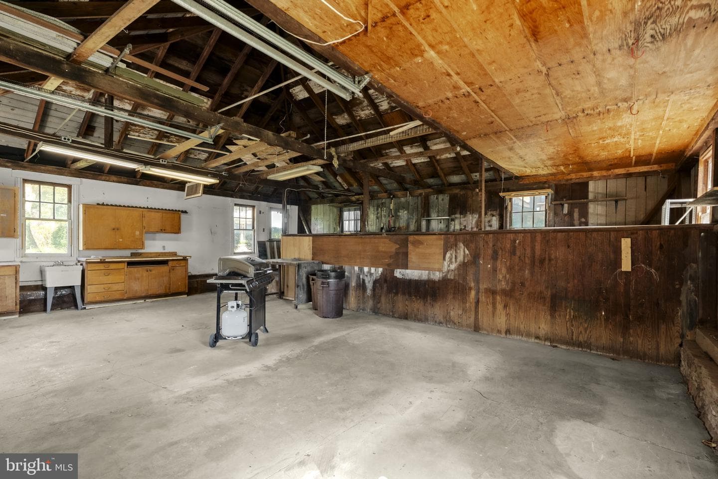 564 W Maple Grove Road photo 33