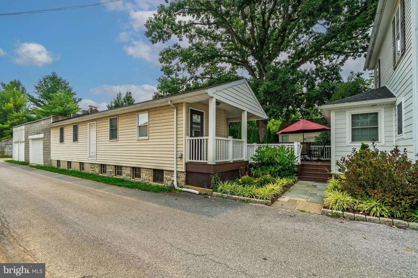 120 W Lemon Street photo 9