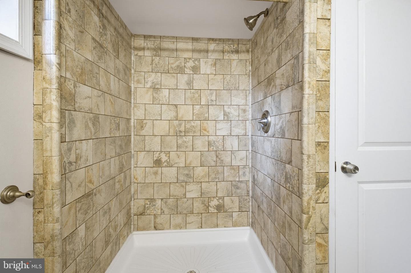 18 Lancaster Avenue photo 10