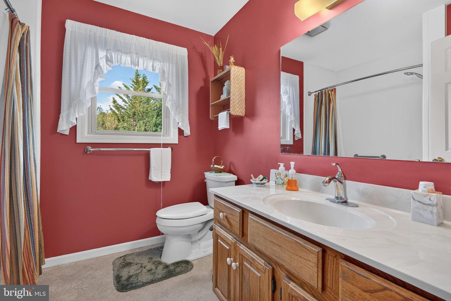 13 Diane Avenue photo 36