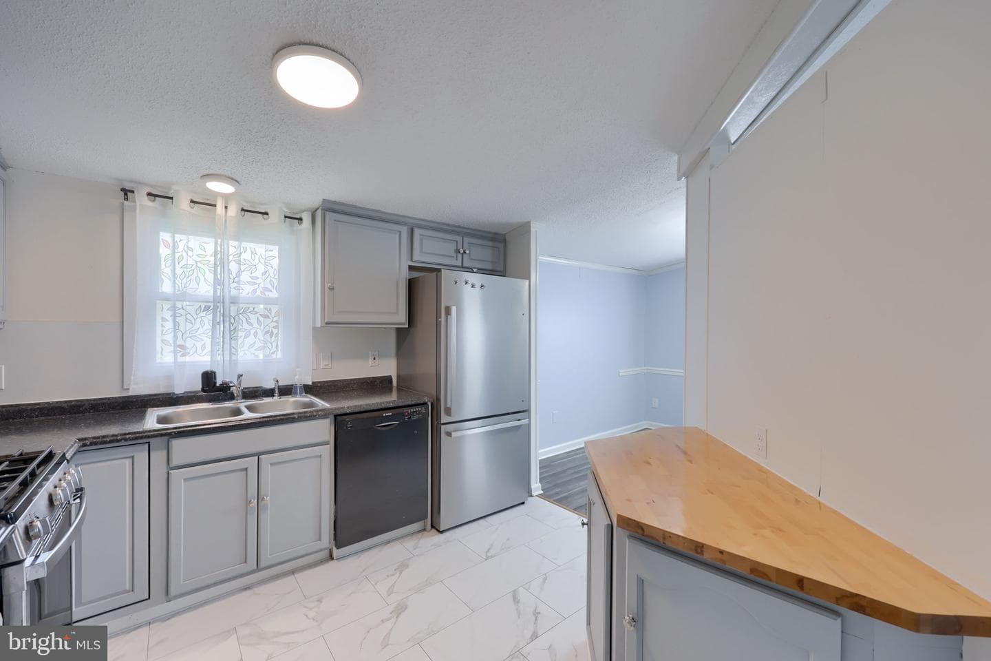 671 Lilac Drive photo 15