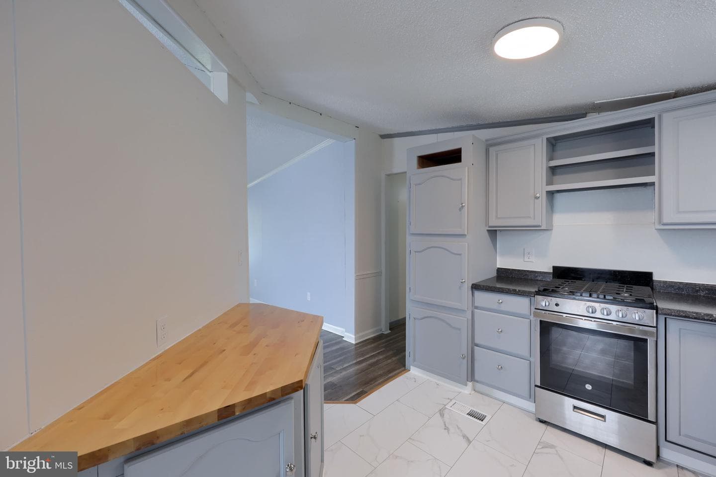 671 Lilac Drive photo 17