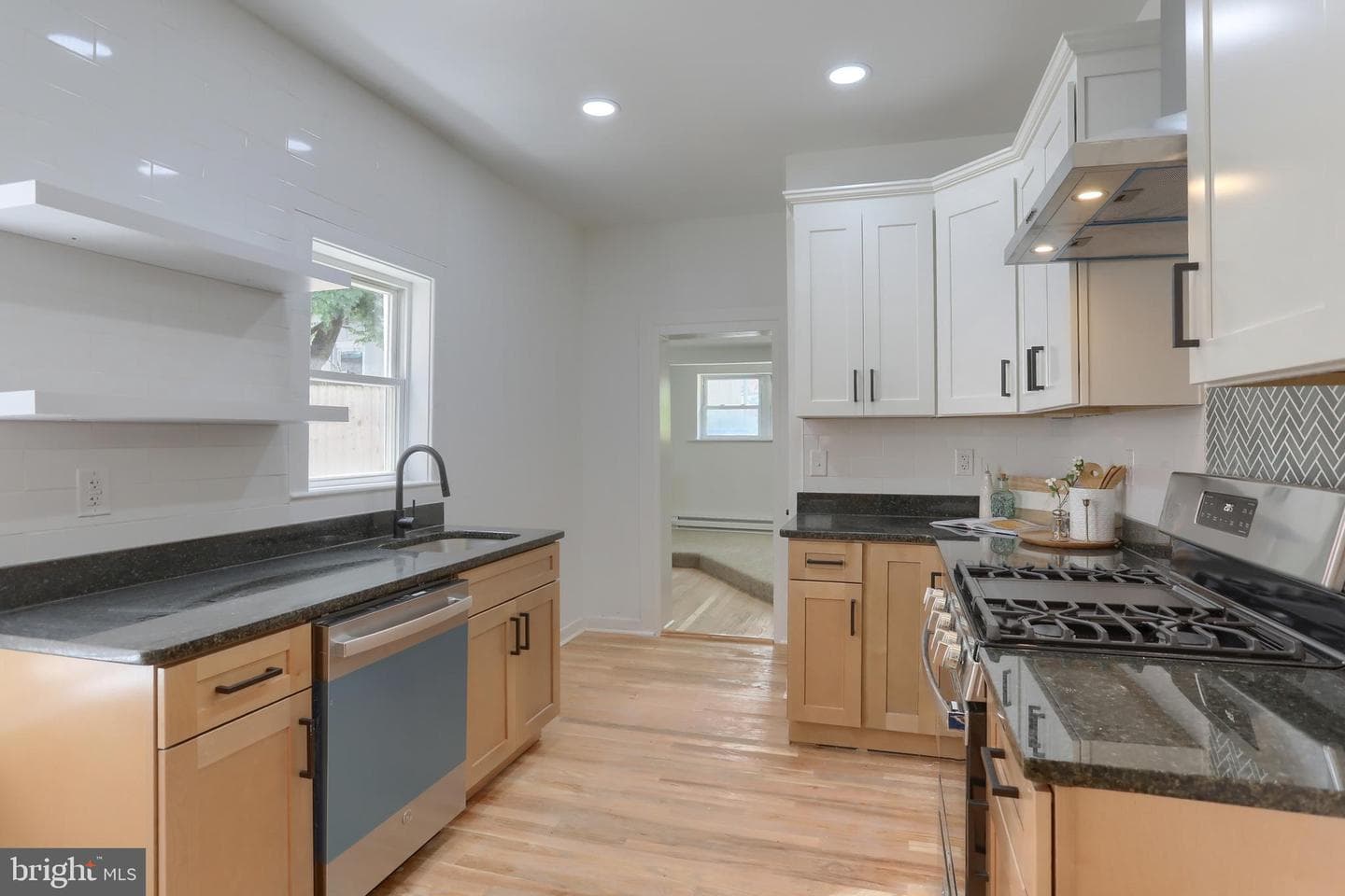 426 Nevin Street photo 14
