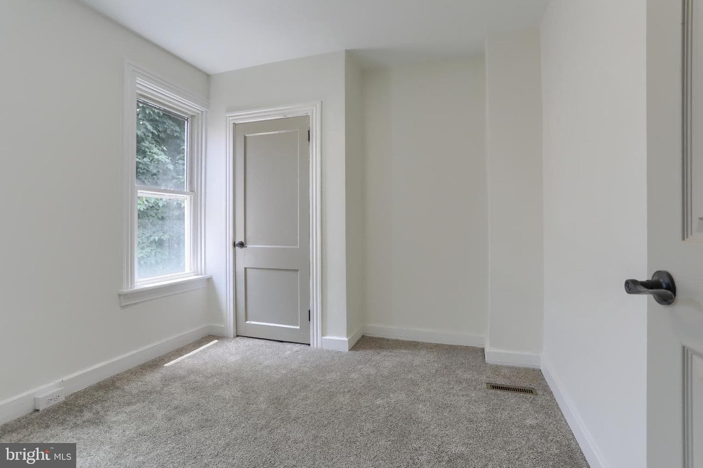426 Nevin Street photo 28