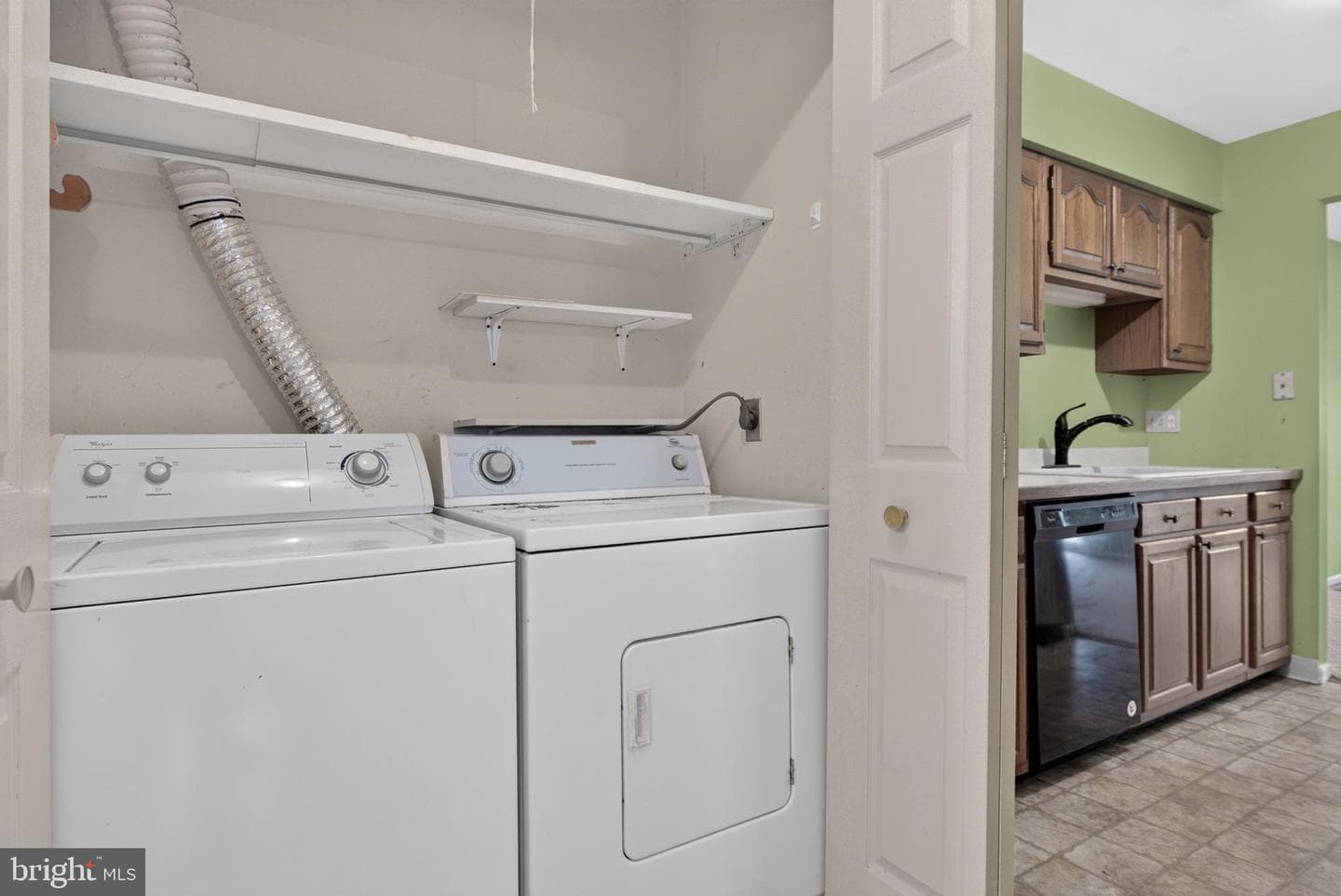 136 Rockford Square photo 17