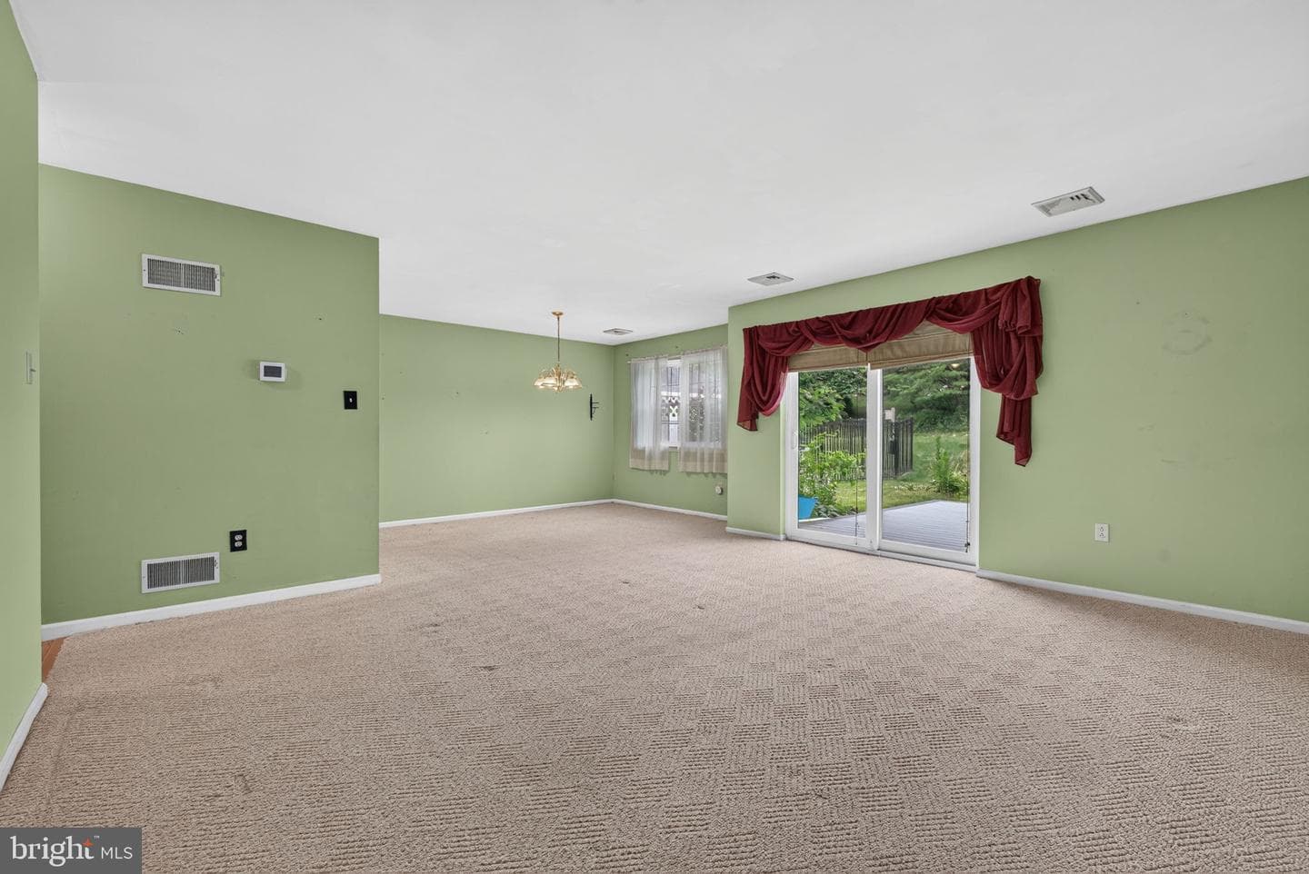 136 Rockford Square photo 9