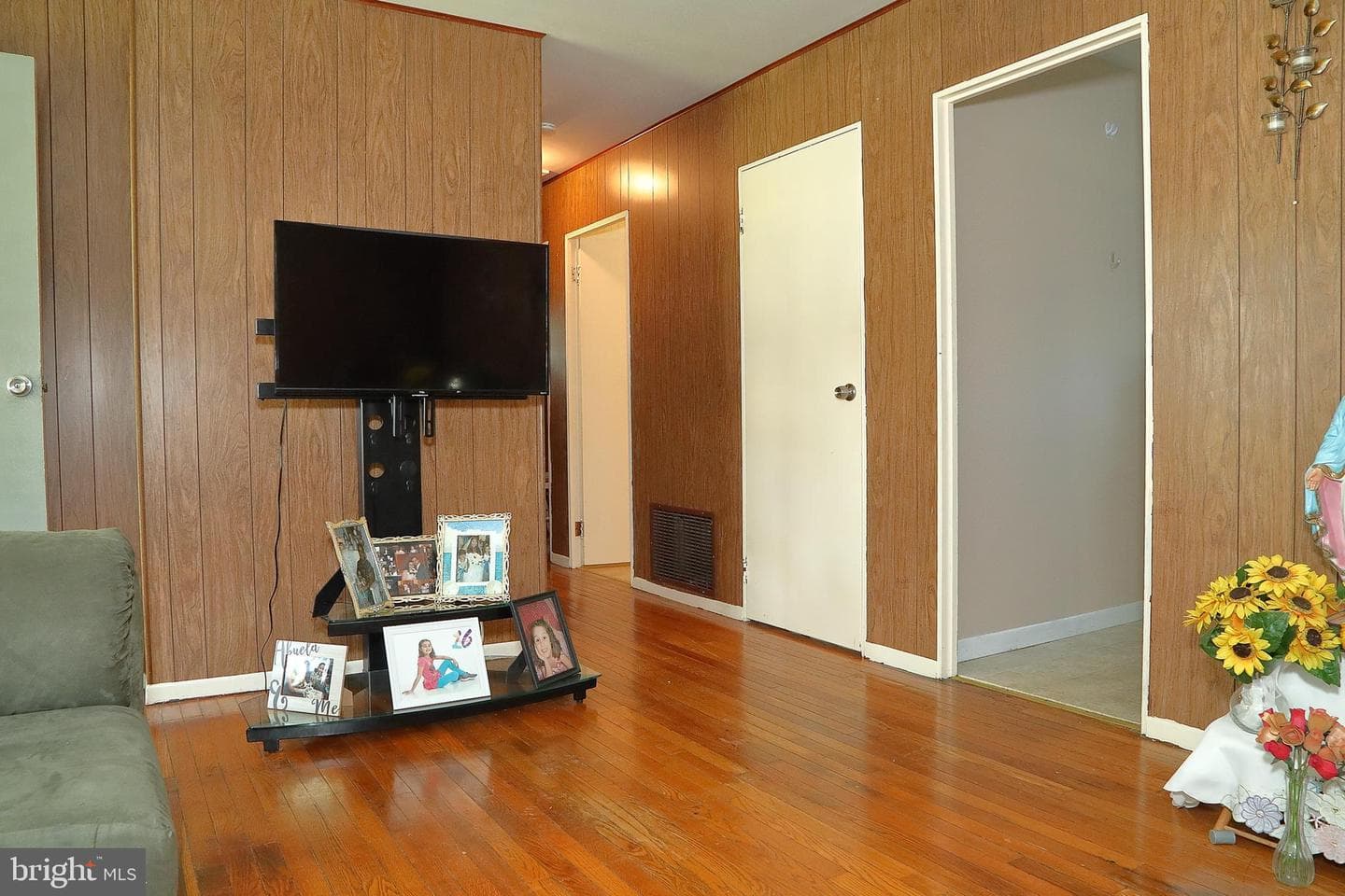 68 Pilgrim Drive photo 13