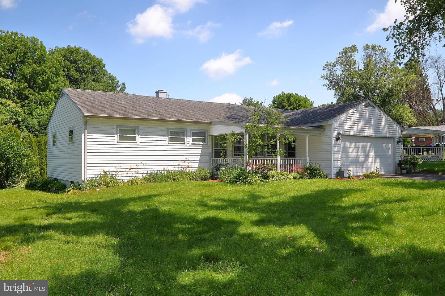 68 Pilgrim Drive photo 3