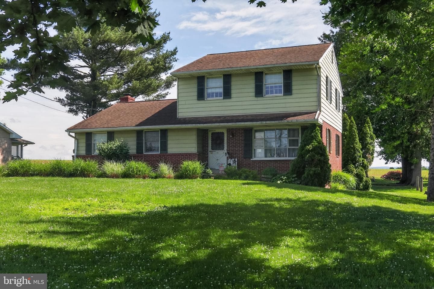 1106 Village Road photo 12