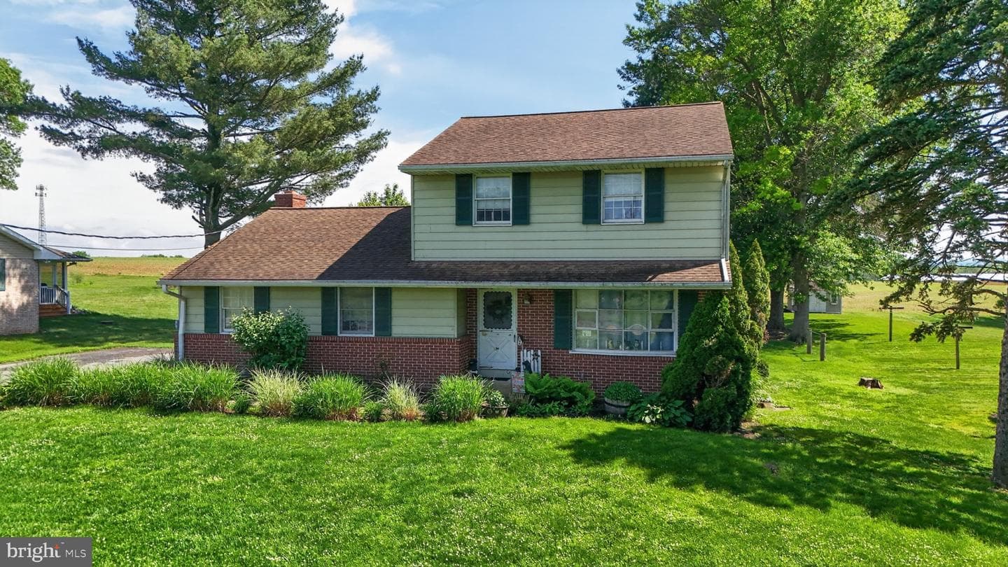 1106 Village Road photo 2