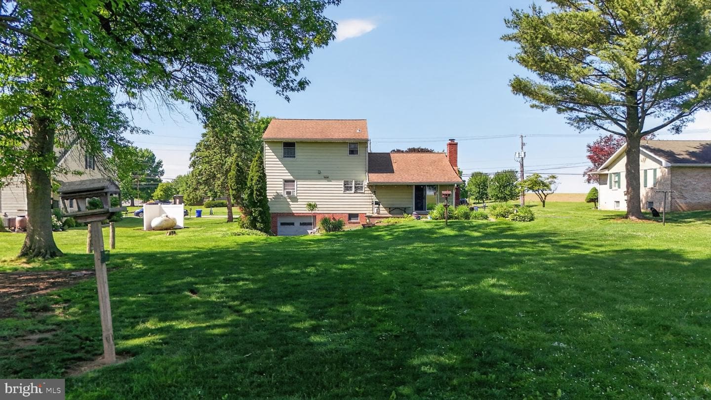 1106 Village Road photo 23