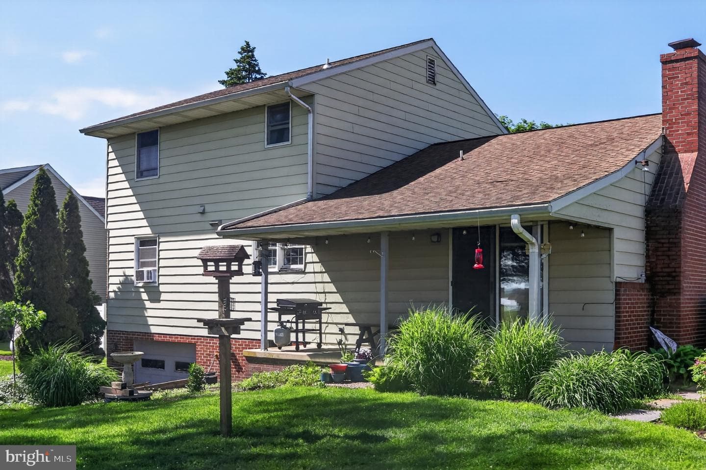 1106 Village Road photo 27