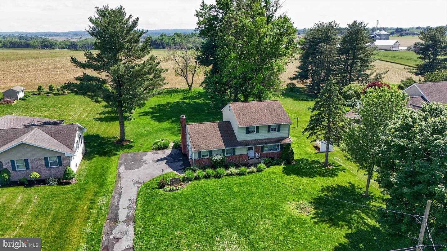 1106 Village Road photo 7