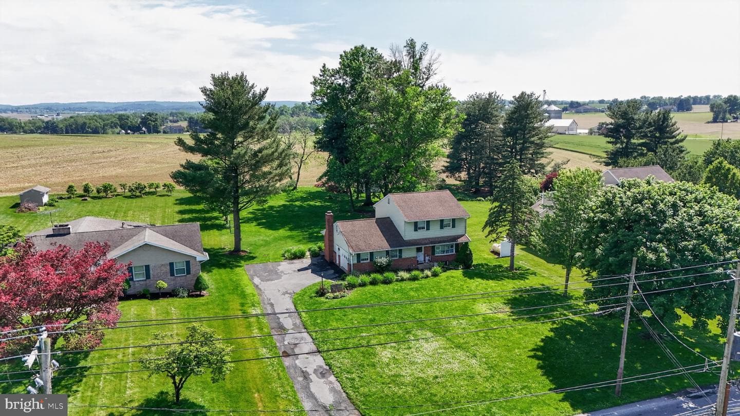 1106 Village Road photo 8