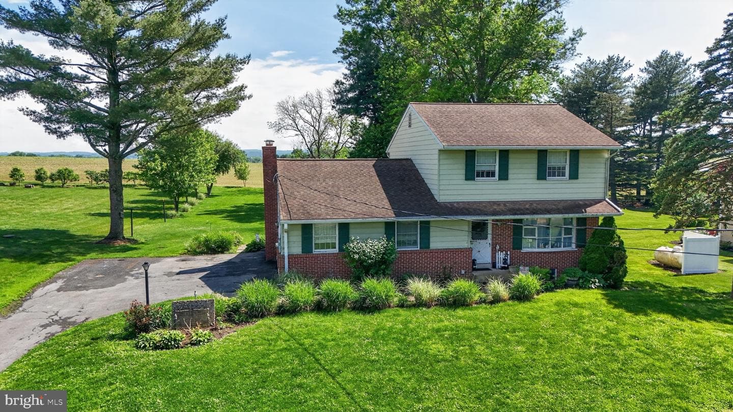 1106 Village Road photo 9